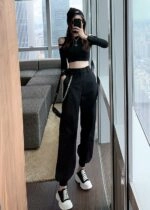 Black Pants With Chain | Lisa - Blackpink - Fashion Chingu