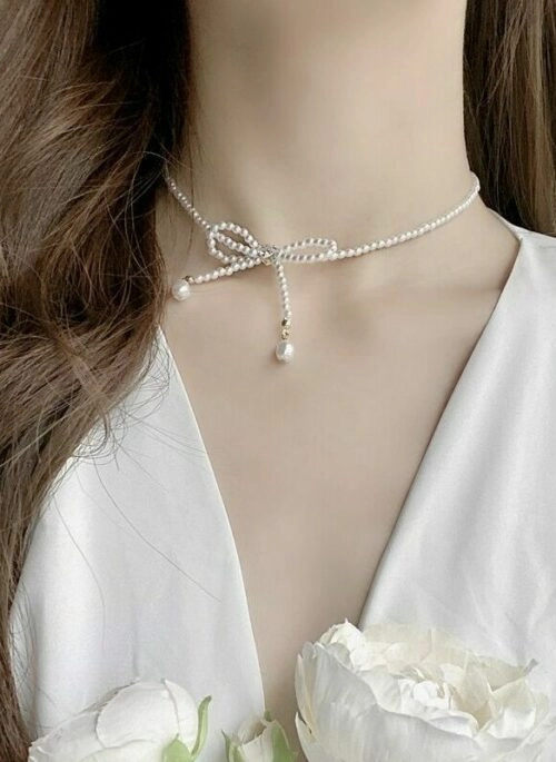 Gold Kiss Mark Pendant Chain Necklace | Irene - Red Velvet