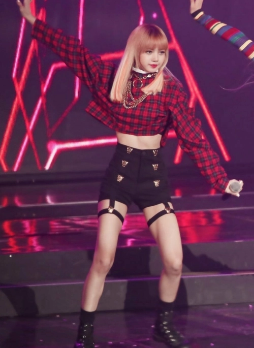 Black Shorts With Thigh Straps | Lisa - BlackPink - Fashion