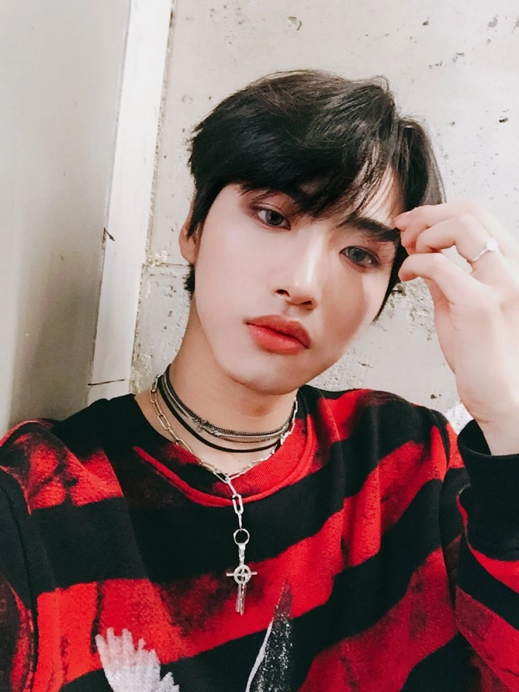 ATEEZ ソンファ Scawaii!MEN RED & BLACK s-l400.jpg
