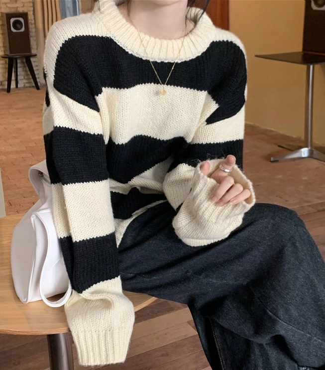 ★人気★【WOOALONG】★Stripe over fit knit long sleev.e★ Blue And Green Two-Color Oversized Stripe Sweater | Wooyoung