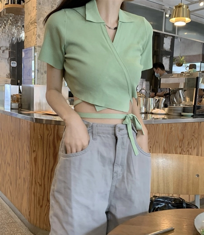 Jennie着用　RAGA MALAK V neck top Jennie着用 RAGA MALAK V neck top