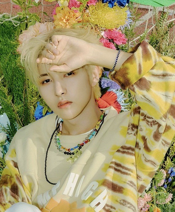 ★NCT ジェノ着用★関税込★Roaju★mell half pearl necklace★ Brown And White Pearl Necklace | Mark - NCT - Fashion Chingu