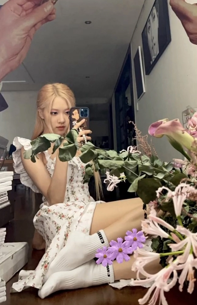 Yellow And White Floral Ruffled Dress | Rose - BlackPink