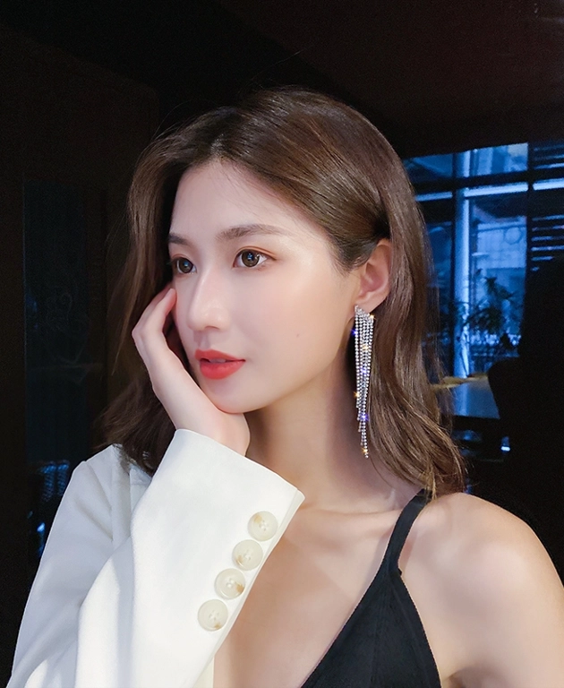 [HAESOOL] TWICEジヒョ着用☆925Silver☆YUE4486 Earrings Silver Diamond Tassel Earrings | Jihyo - Twice - Fashion Chingu