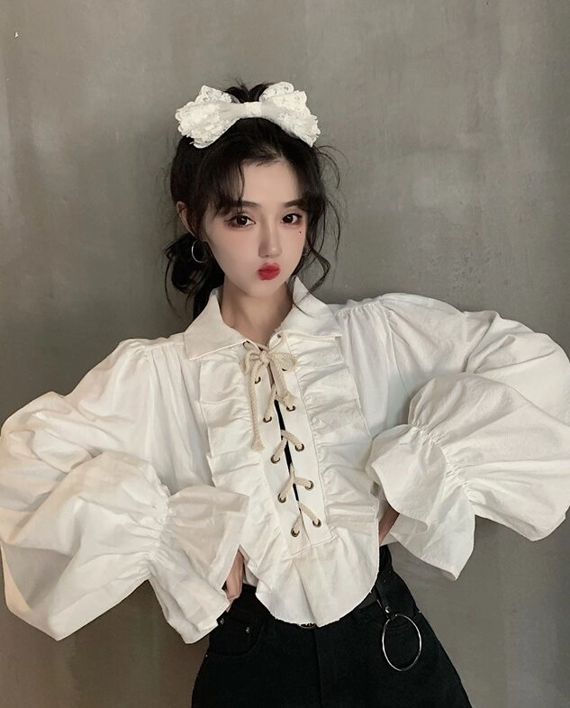 YILON イロン Joli flower blouse WHITE 韓国 2025年最新】JOLI flower blouseの人気アイテム - メルカリ