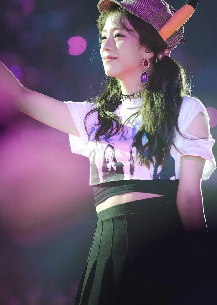 Black Pleated Mini Skirt | Jisoo - BlackPink - Fashion Chingu
