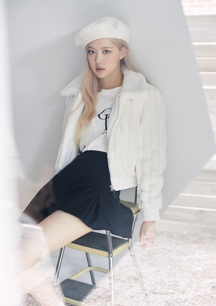 White Fur Jacket | Rose - BlackPink - Fashion Chingu