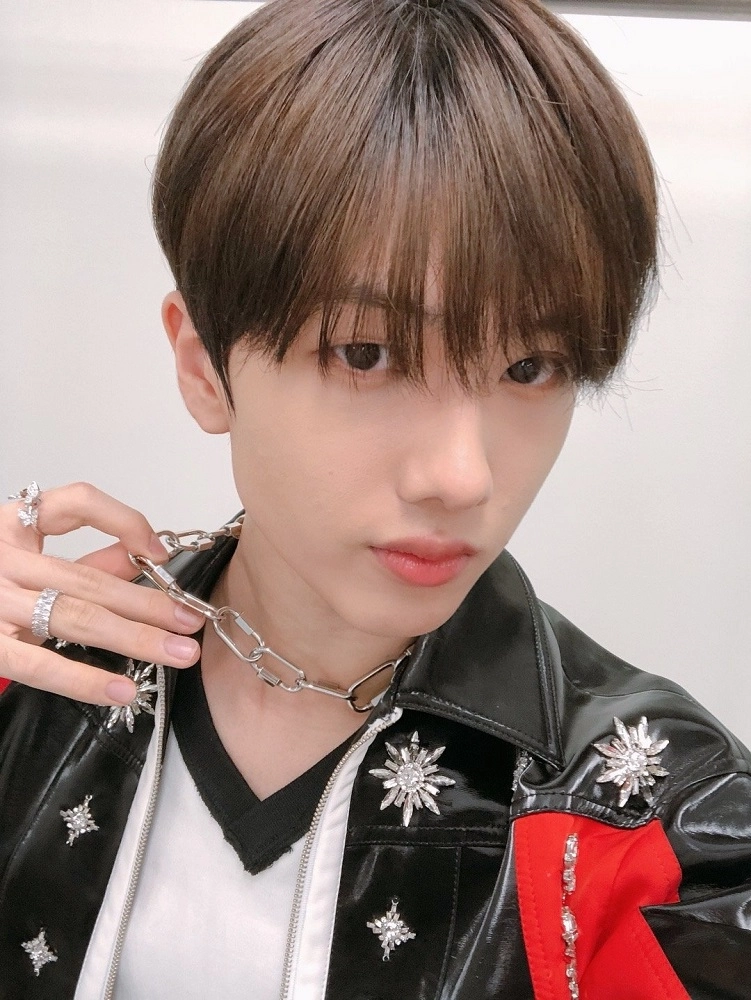 nct dream jisung チソン　ring 指輪　istj トレカ Silver Crystal Butterfly Ring | Jisung - NCT - Fashion Chingu