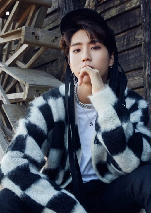 White Checkerboard Mohair Cardigan | Jisung - Stray Kids - Fashion