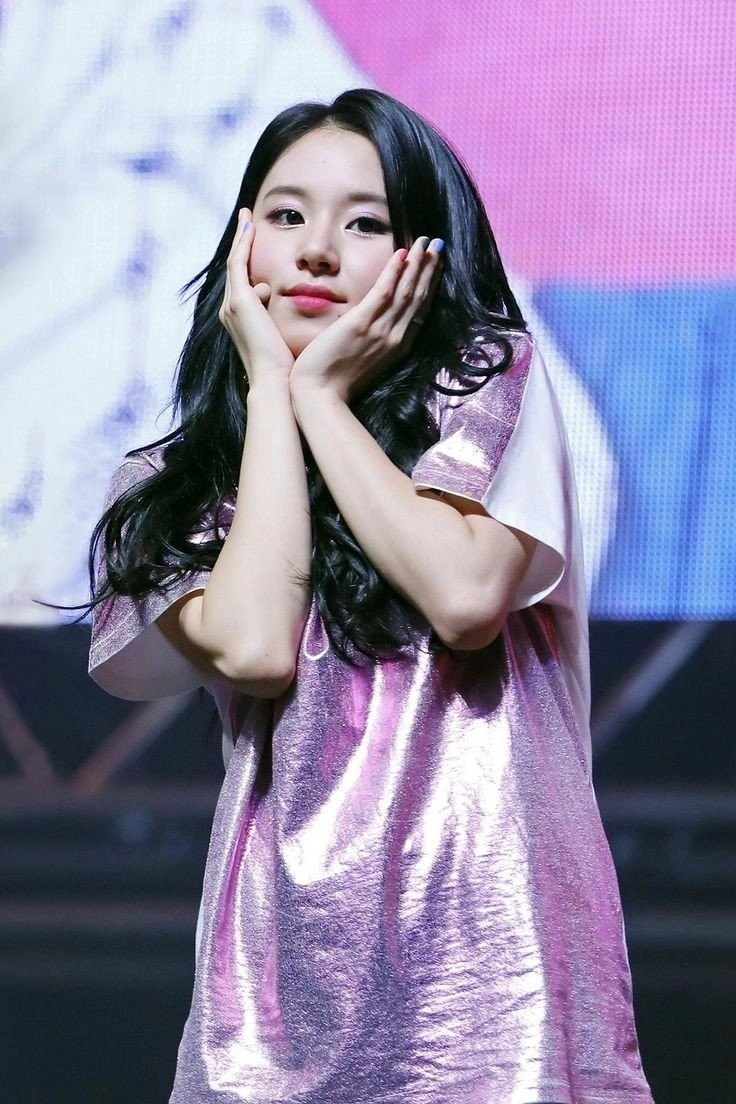 TWICE TZUYU 25 ラガーシャツ ピンク TWICE TZUYU 25 ラガーシャツ ピンク Tzuyu Chile | [Fotos