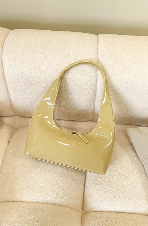 Red Crescent Shaped Shoulder Bag Seulgi Red Velvet Fashion - Main Image