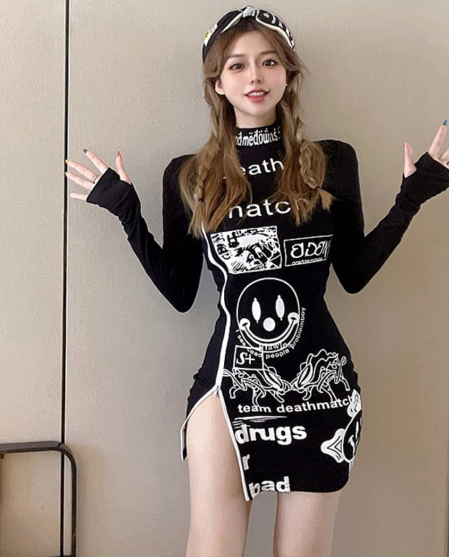 Black Graphic Zippered Dress | Karina - Aespa - Fashion Chingu