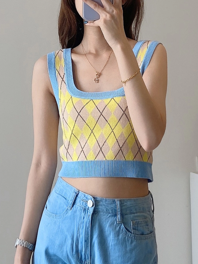 Pink Argyle Crop Top | Momo - Twice - Fashion Chingu