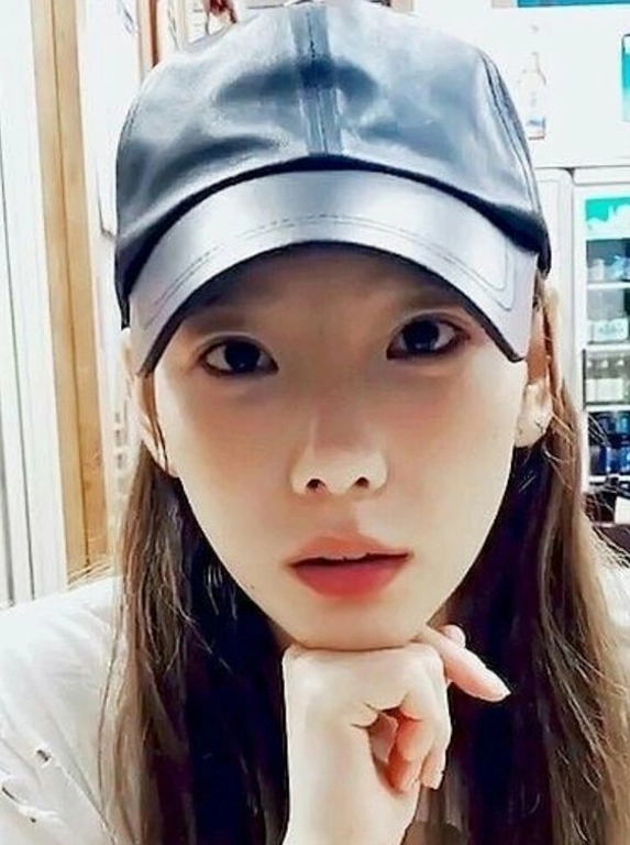 Black Leather Cap | Taeyeon - Girls Generation - Fashion Chingu