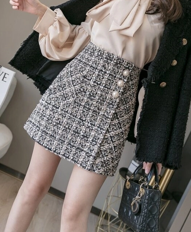 Black Tweed Mini Skirt With Pearl Buttons | IU - Fashion Chingu