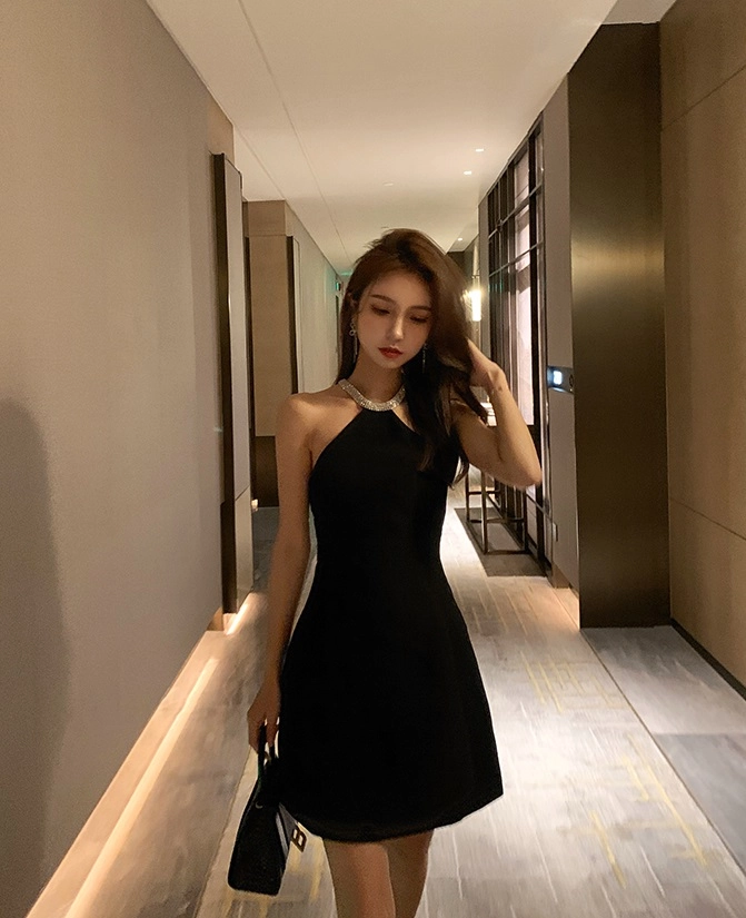★lalafox★CUT OUT ROSE SLEEVELESS★Black★韓国★大人気★ Black Halter Dress With Rhinestone | Lisa - BlackPink