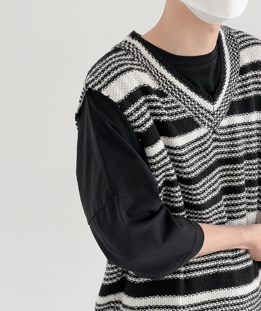 Black Striped Vest | Wooyoung - ATEEZ - Fashion Chingu