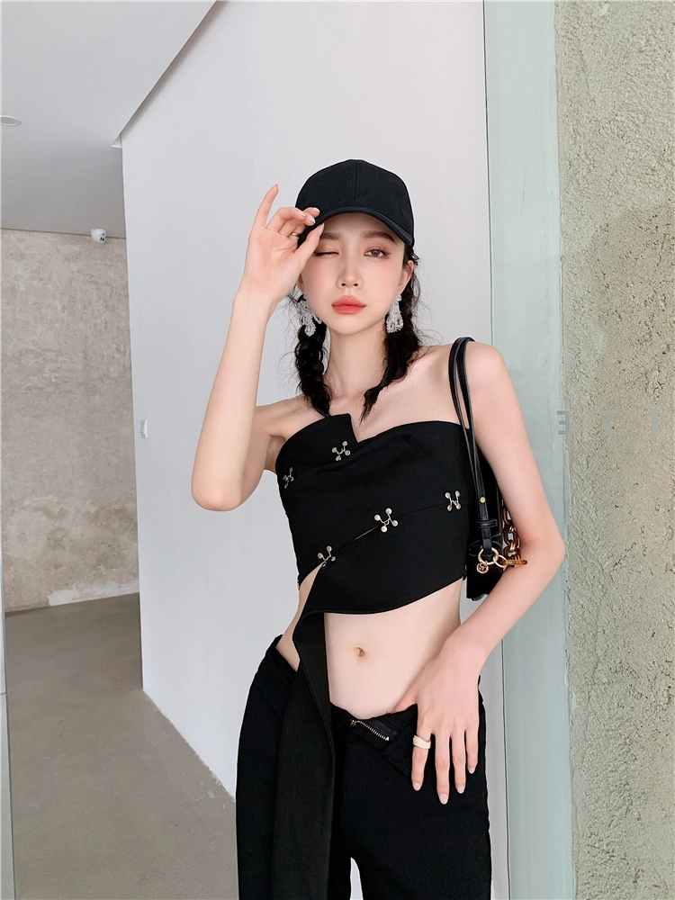 ★ ★ Here Black Lip Open Back Crop Top J224341 B Faux Leather Open Back Top | Black – Khy