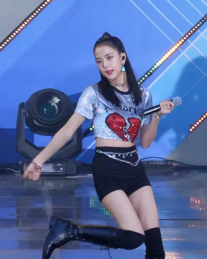 Black Lace Boots | Jisoo - BlackPink - Fashion Chingu