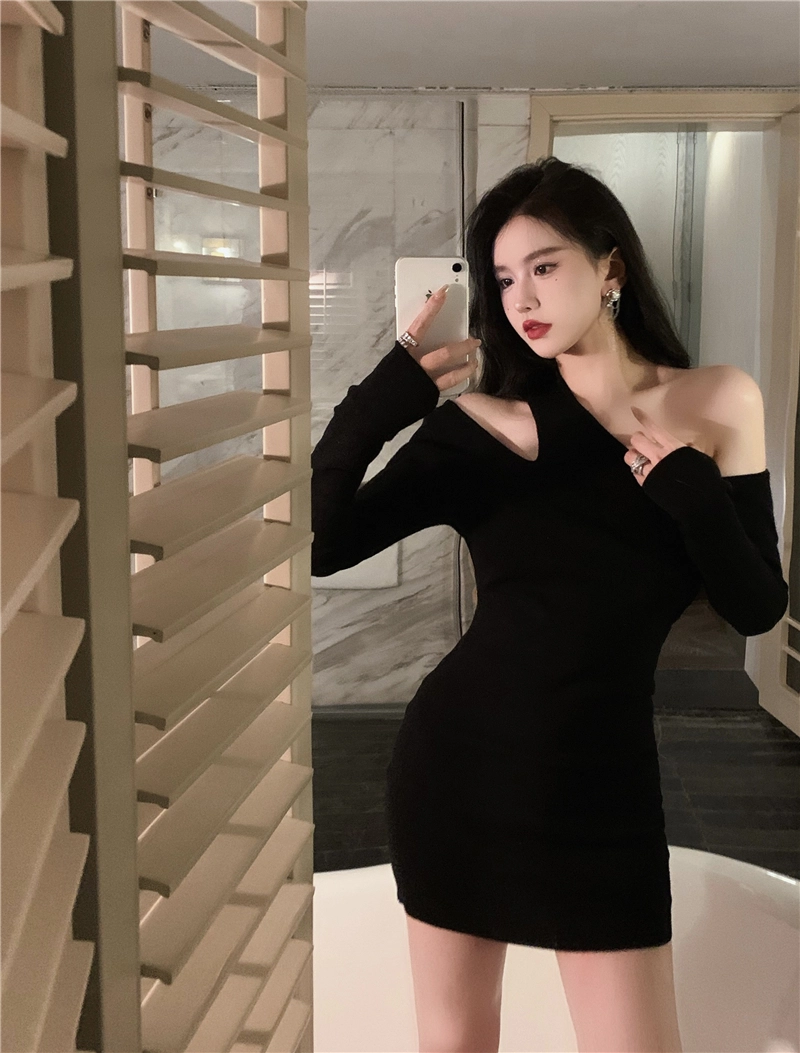 Black Strapped Bodycon Dress | Ningning - Aespa - Fashion Chingu