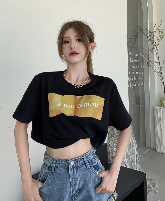 Black Letter Print Cropped T-Shirt | Jennie - BlackPink