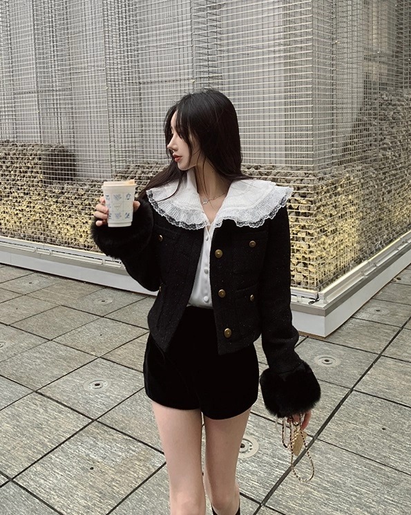 ☆韓国の人気☆【TWEEDY-A】☆ROSE VELVET RIBBON FUR JACKE.T☆ Black Tweed Jacket With Fur Cuffs | Rose - BlackPink