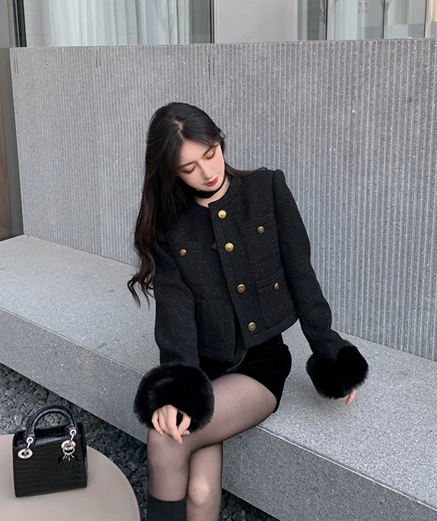 ☆韓国の人気☆【TWEEDY-A】☆ROSE VELVET RIBBON FUR JACKE.T☆ Black Tweed Jacket With Fur Cuffs | Rose - BlackPink