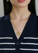 Gold-Art-Piece-Necklace-Rose-