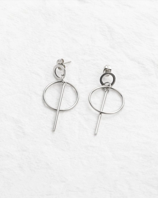 ★BTS 着用 BRAND★HYERES LOR★SILVER EMBLEM EARRING ☆BTS 着用 BRAND☆HYERES LOR☆SILVER EMBLEM EARRING