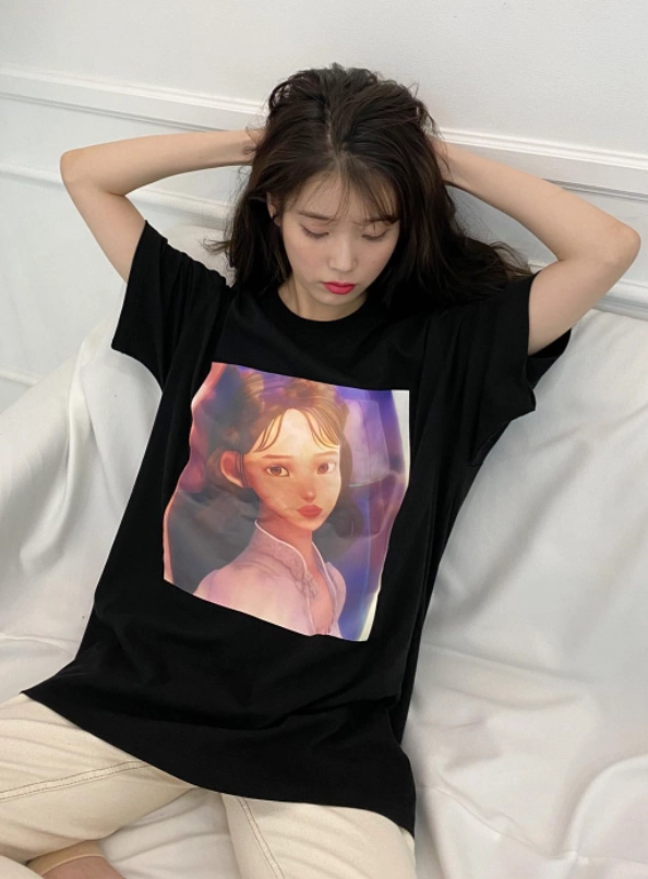 Black “Eight” Album Cover Printed T-Shirt | IU - Fashion Chingu