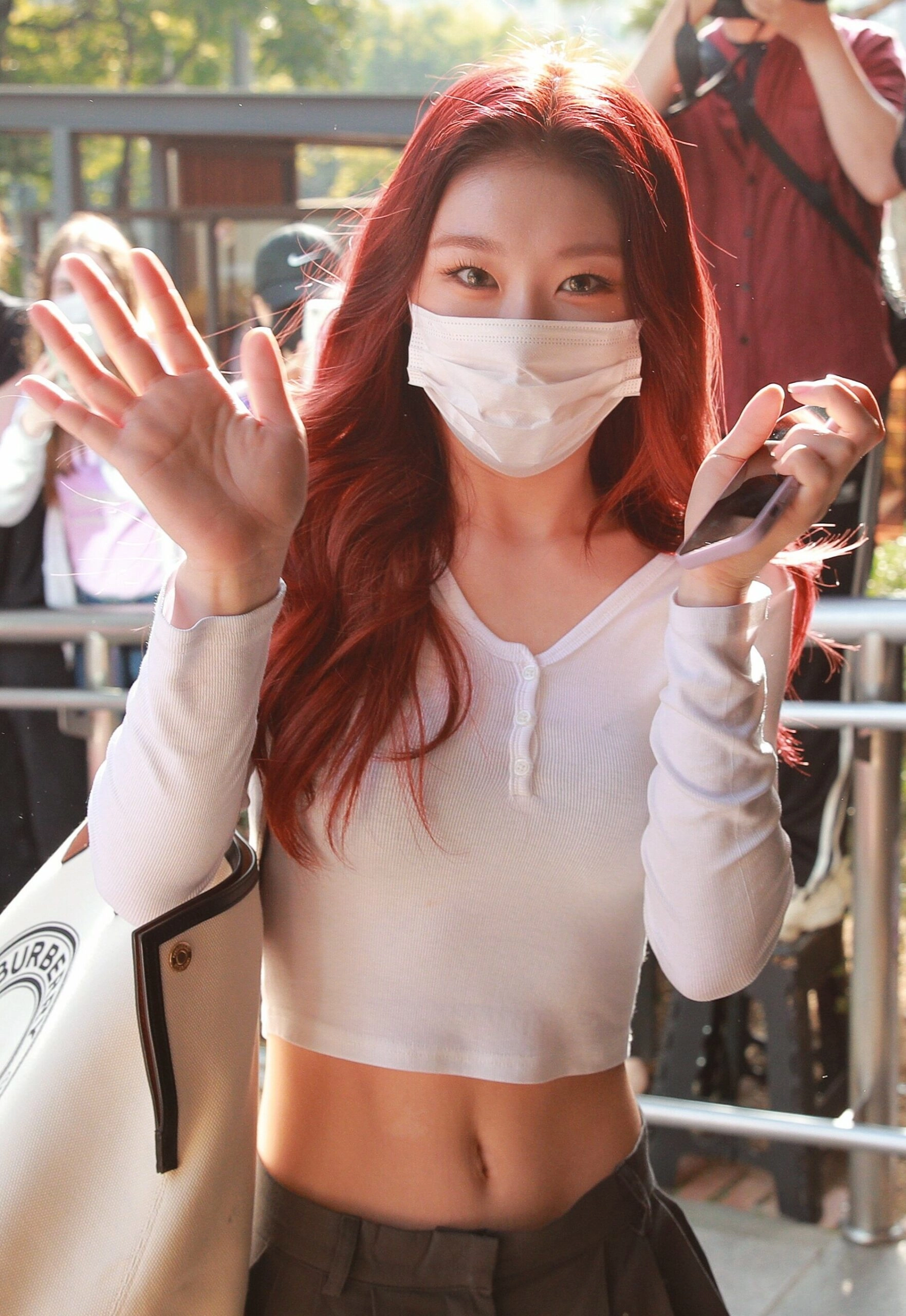 White Half-Buttoned Long Sleeves T-Shirt | Chaeryeong - ITZY