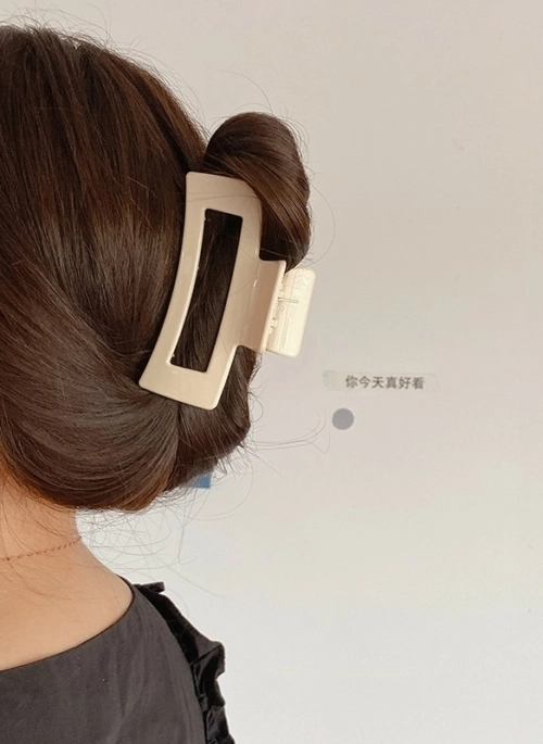 Beige Large Rectangular Hair Clamp | Ahn Mi Yeon – Our Beloved Summer