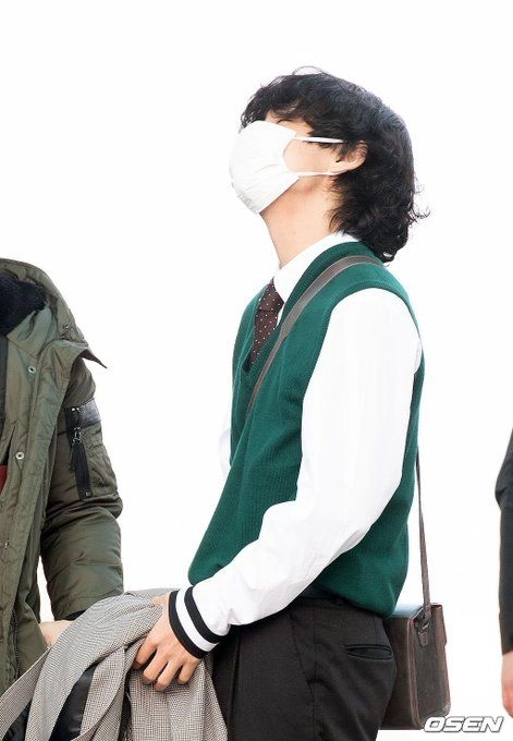 BTS Holiday Collection KNIT VEST Mサイズ Green Knitted Vest | Taehyung - BTS - Fashion Chingu