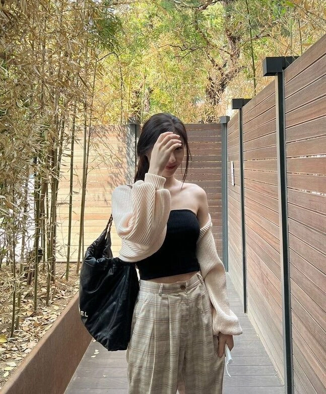 Creamy White Short Bolero Cardigan | Chaeryeong - ITZY