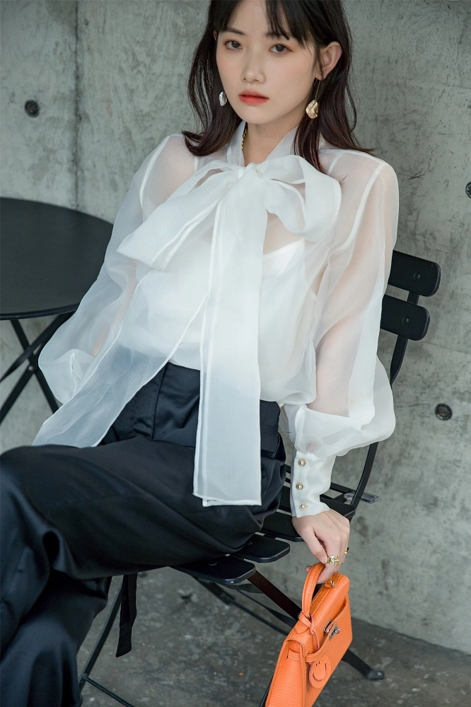 YILON イロン Joli flower blouse WHITE 韓国 𝟔/𝟓 𝐖𝐄𝐃. 𝟐𝟎:𝟎𝟎 “ 𝐍𝐞𝐰 𝐈𝐭𝐞𝐦 𝐑𝐞𝐥𝐞𝐚𝐜𝐞