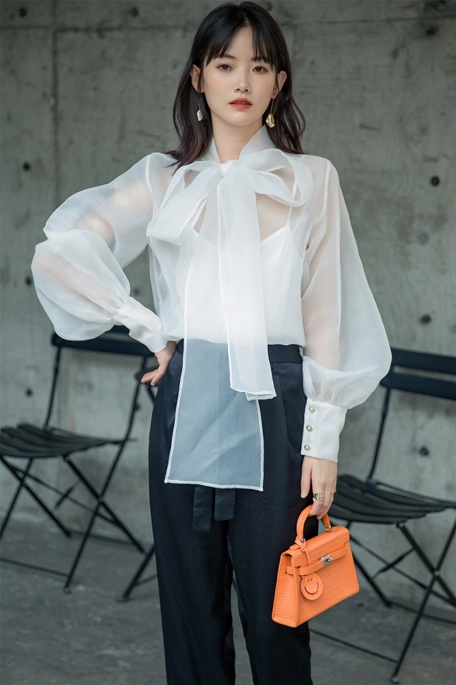 YILON イロン Joli flower blouse WHITE 韓国 𝟔/𝟓 𝐖𝐄𝐃. 𝟐𝟎:𝟎𝟎 “ 𝐍𝐞𝐰 𝐈𝐭𝐞𝐦 𝐑𝐞𝐥𝐞𝐚𝐜𝐞