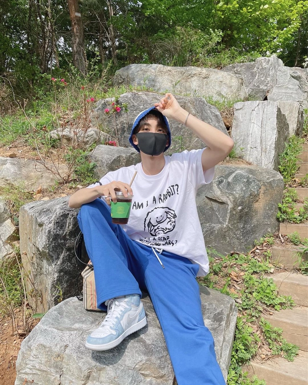 White “Am I A Rabbit?” T-Shirt | Jeonghan - Seventeen - Fashion Chingu