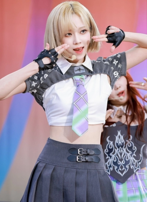 ◇ENGBROX◇ [silver 925][Aespa winter wear] starlight cubic 231010] aespa Winter at The Fact Awards Music