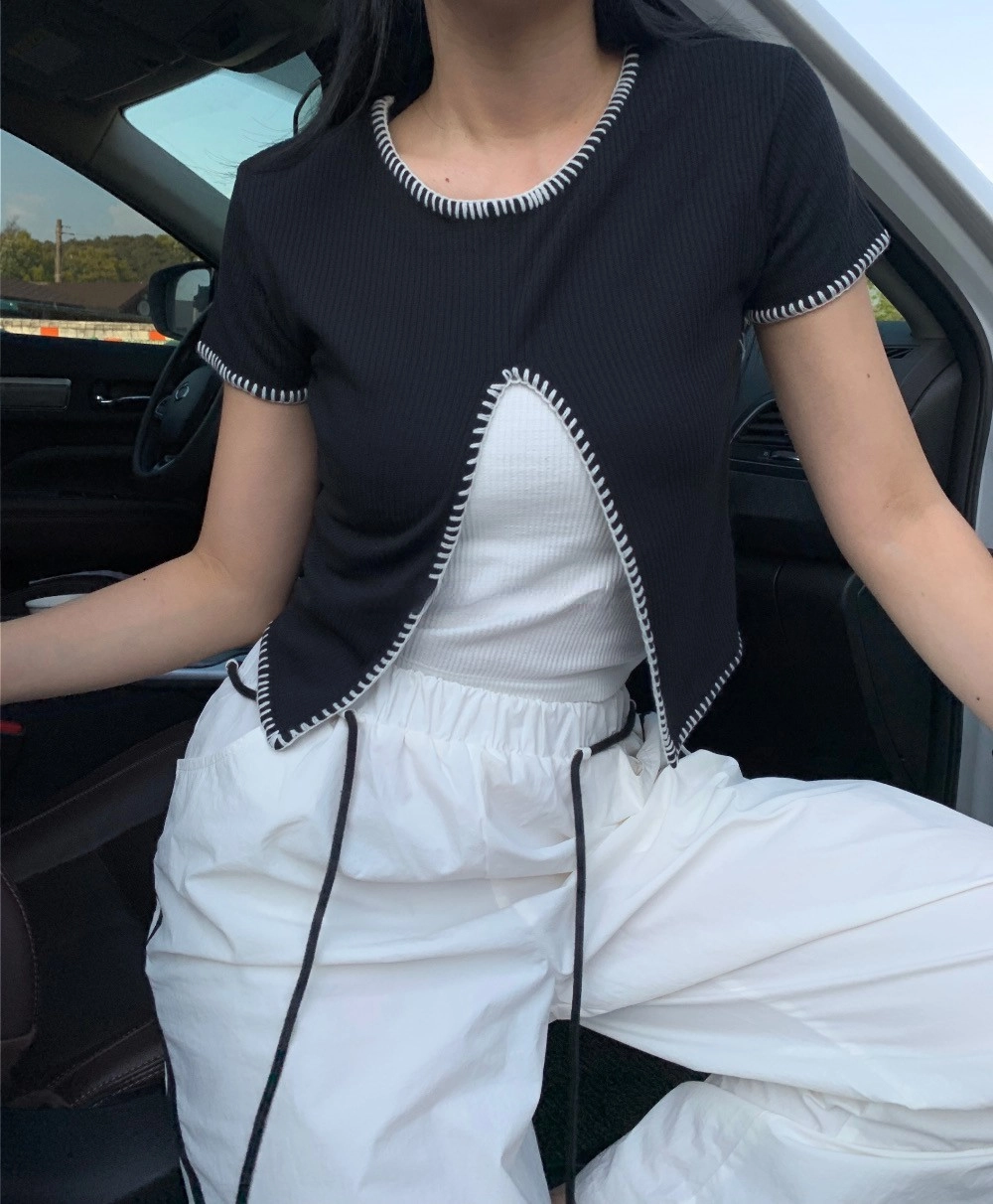 Black Front Split T-Shirt | Karina - Aespa - Fashion Chingu
