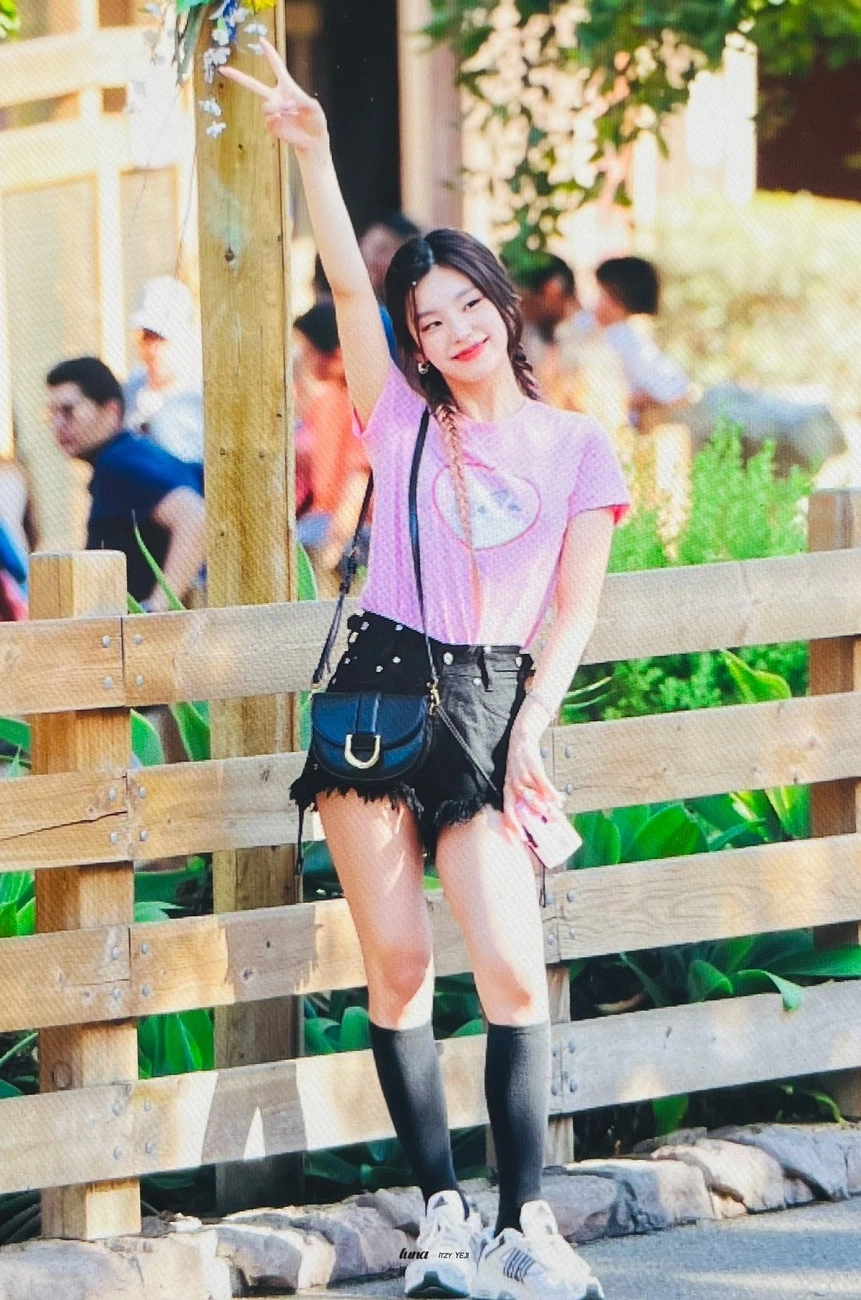 Black Cross Patched Denim Shorts | Yeji - ITZY - Fashion Chingu
