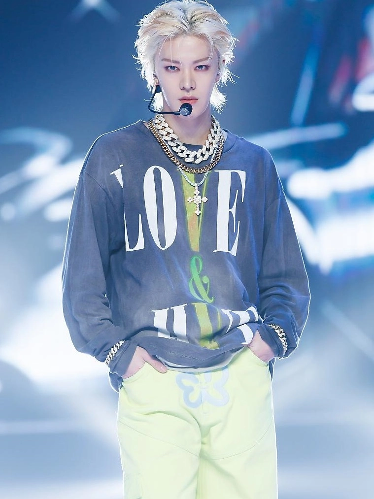 NCT WISH ユウシ★関税込★SUNLOVE★Team Crewneck Sweatshirt ☆NCT WISH ユウシ 着用！！【HIGH TIDE FRANKIE】FRANKIE FC