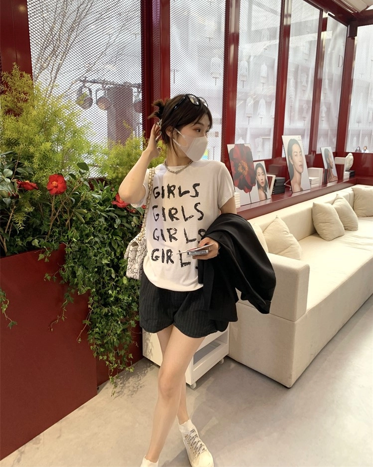 Black Girls Print Graphic T-Shirt | Jay - Enhypen - Fashion Chingu