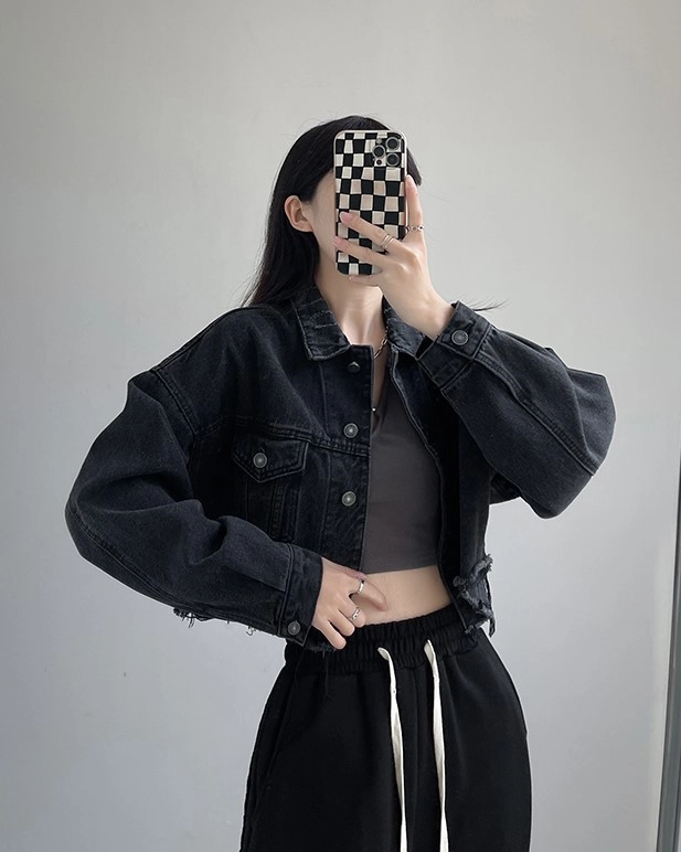   デニムジャケット　BLACKPINKジェニ　クロップド Black Cropped Denim Jacket | Jennie - BlackPink - Fashion Chingu
