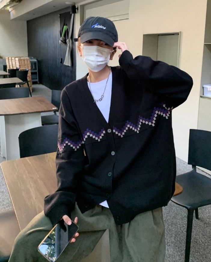 Stray Kids カーディガン Creamy White Zigzag Cardigan | Seungmin - Stray Kids - Fashion Chingu