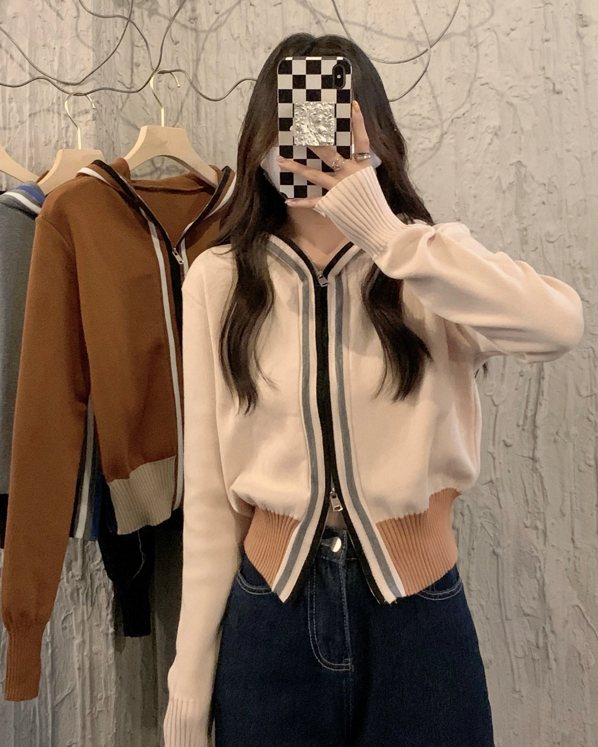 【aespa winter着用】Butterfly Hoodie Top Multicolored Tie-Dye Butterfly Cropped Top | Winter - Aespa