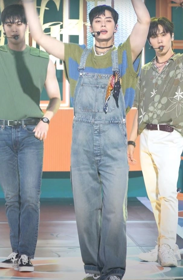 Light Blue Denim Overall Jumper | Eunwoo - Astro - Fashion