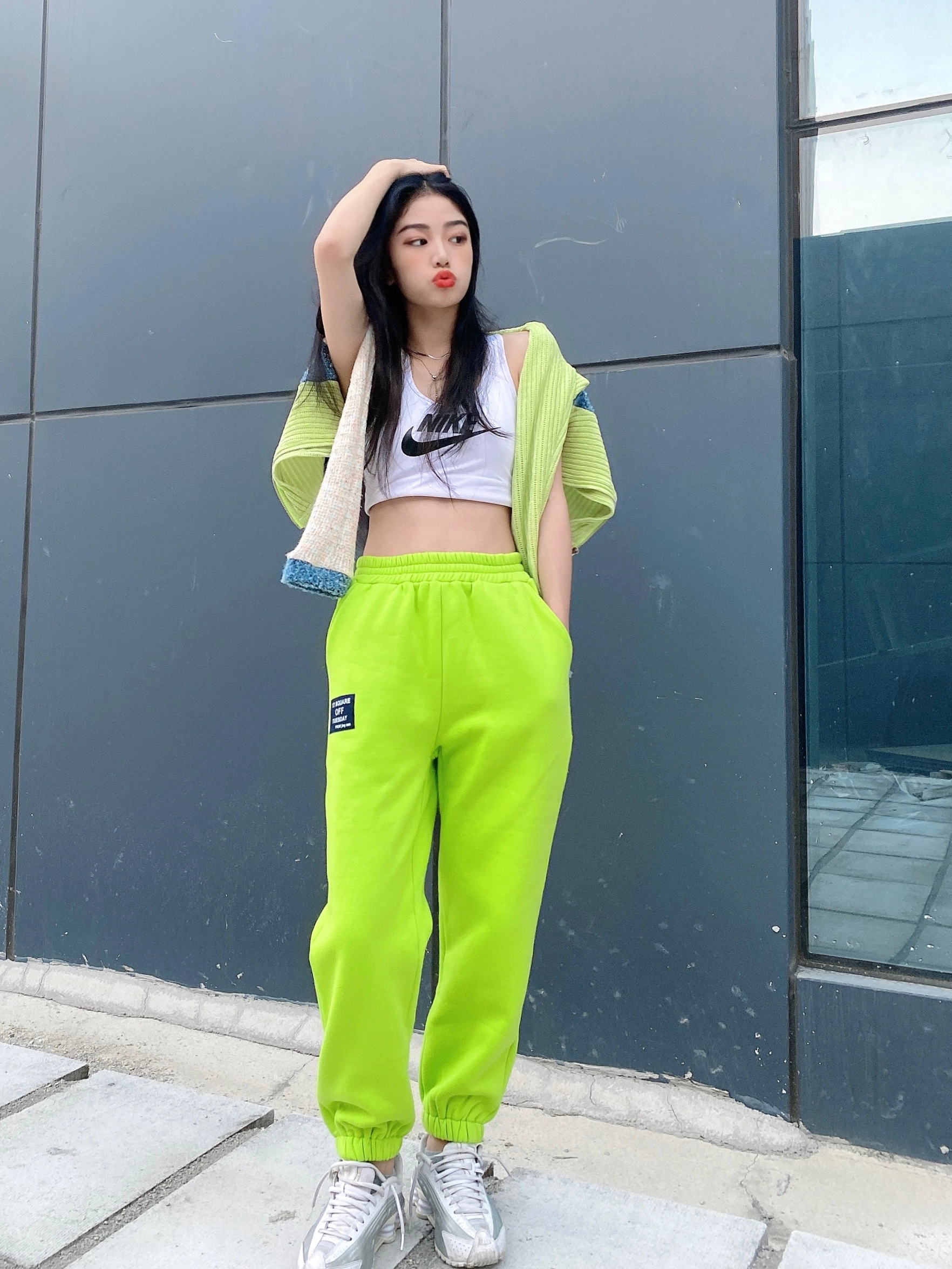 NCT着用ブランド★ITZAVIBE★CAT PERSON LETTERING JOGGER PANTS NCT着用ブランド☆ITZAVIBE☆CAT PERSON LETTERING JOGGER PANTS