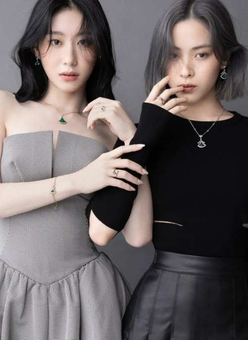 Grey Metallic Heart Buckle Crop Top | Asa - BabyMonster