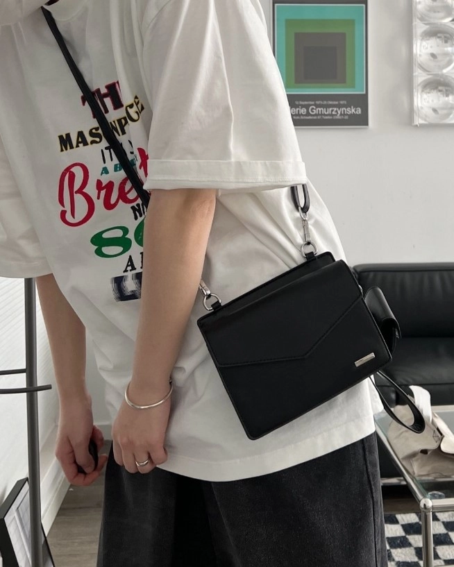 Black Faux Leather Box Envelope Messenger Bag | Sunoo